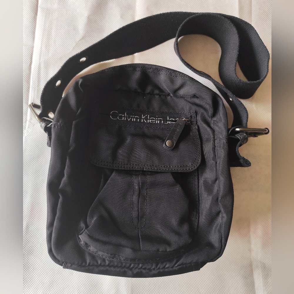 Calvin Klein Black Canvas shoulder Bag Unisex